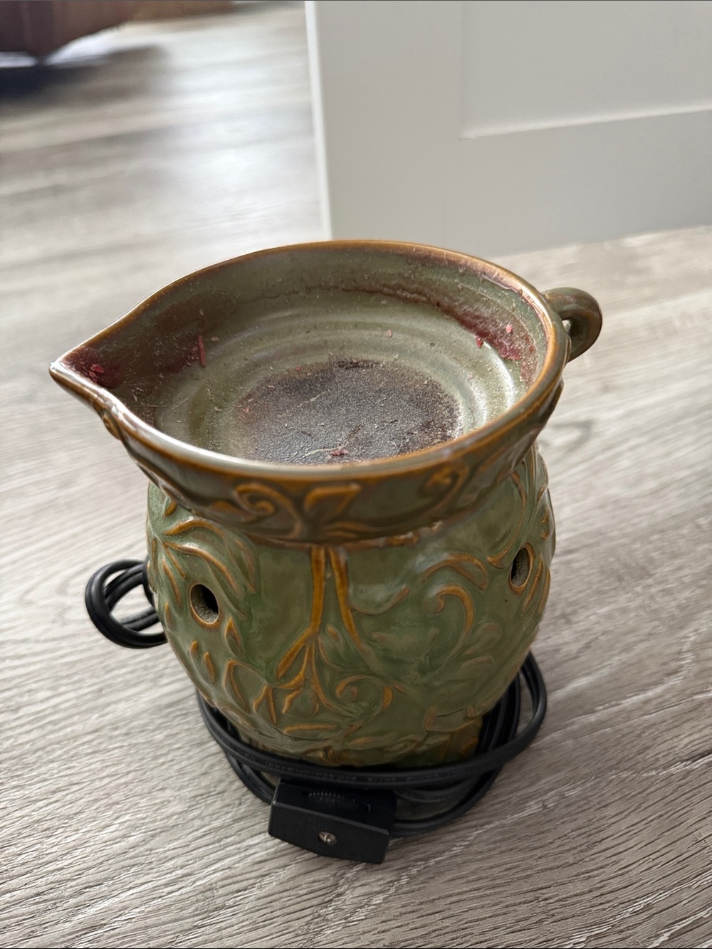 Scentsy Green Ceramic Electric Wax Warmer with Ornate Relief